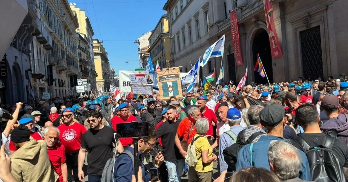 Milão: cortejo do 25 de abril marcado por insultos à Brigada Ebraica e confronto de manifestações