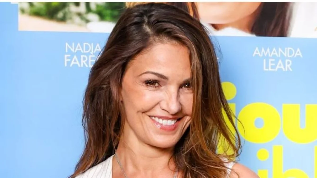 Atriz Nadia Farès é encontrada desacordada em piscina de Paris e permanece em coma