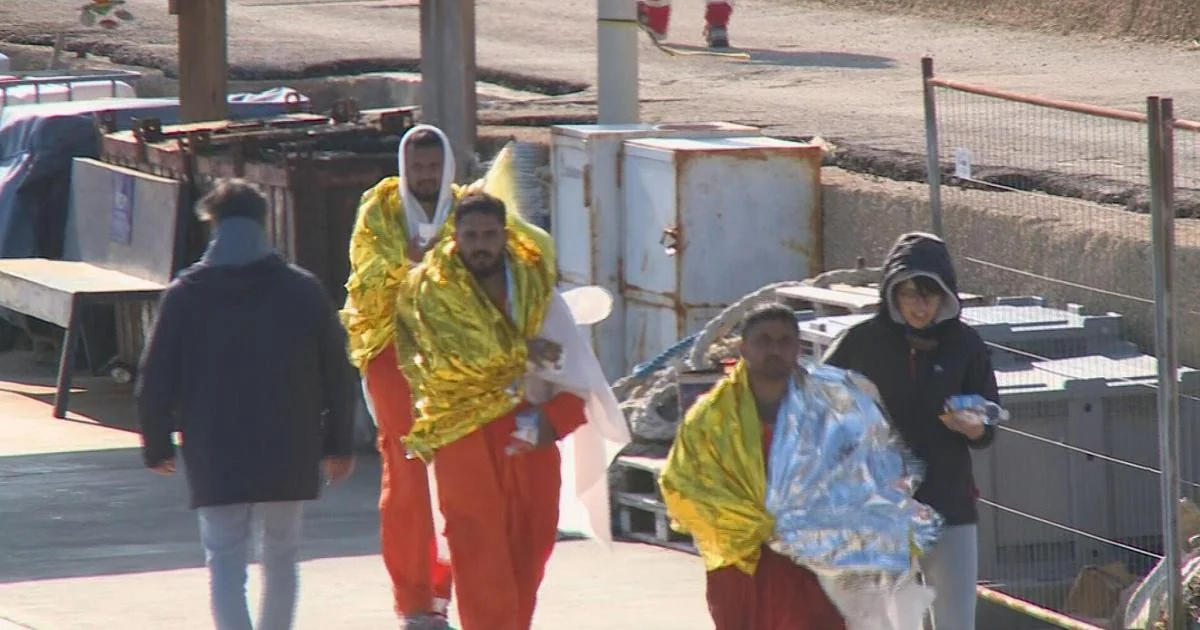 Naufrágio no Canal da Sicília: 32 migrantes resgatados, cerca de 80 desaparecidos