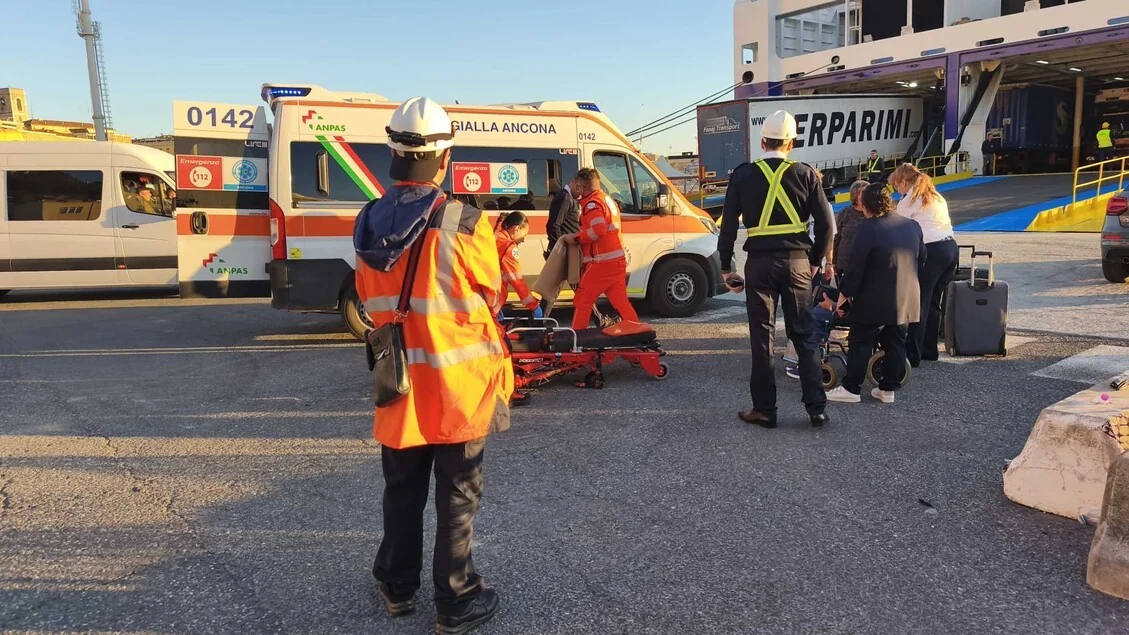 Nave da Saúde: médicos a bordo identificam infarto em passageiro durante travessia em Ancona