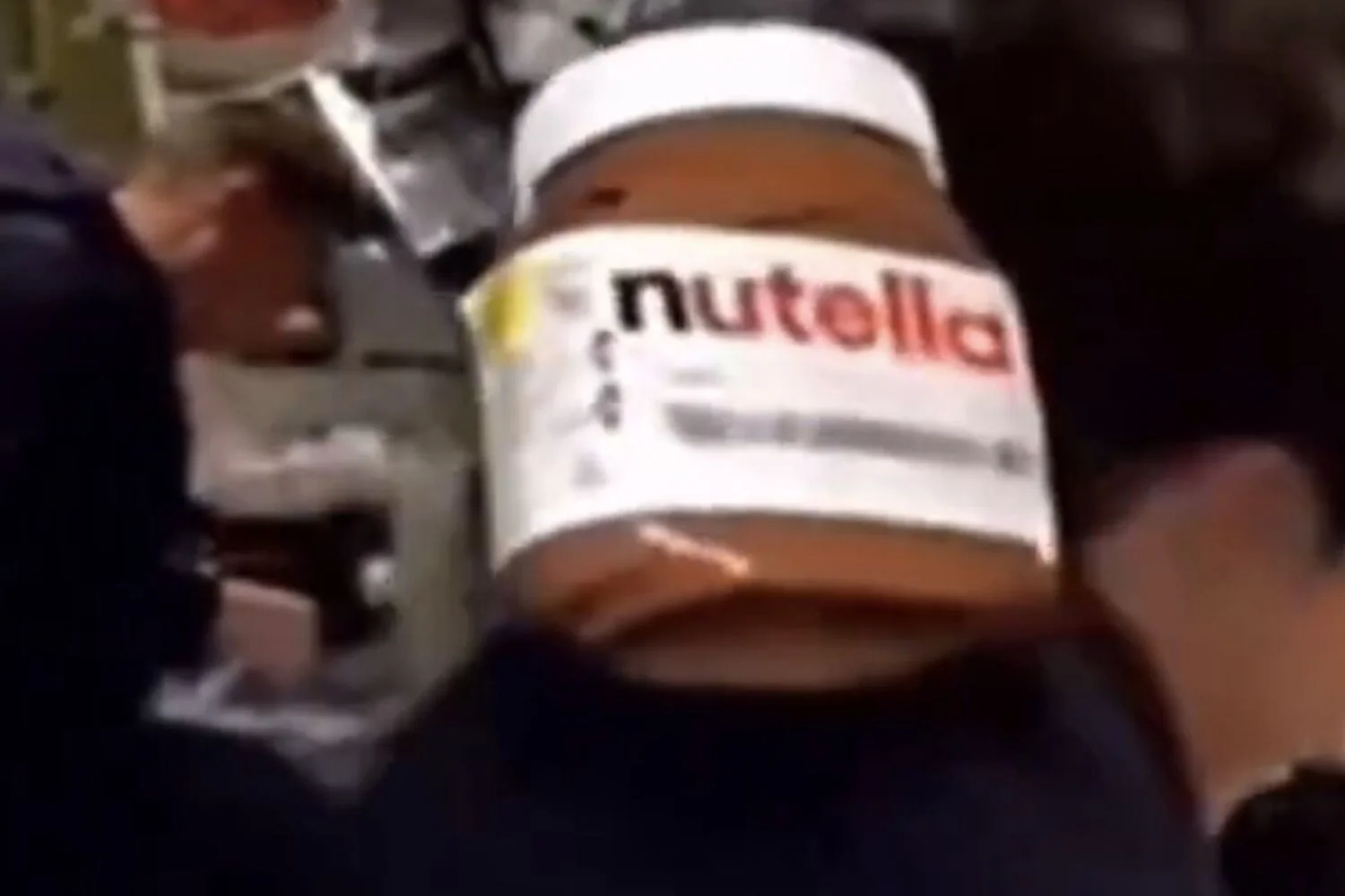 Pote de Nutella flutua na cápsula Orion durante Artemis II e vídeo viraliza