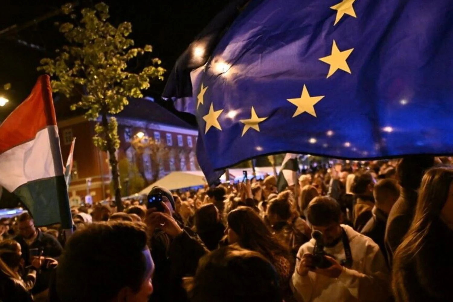 O que muda na UE após a derrota de Orbán: desbloqueios, riscos e o novo mapa diplomático