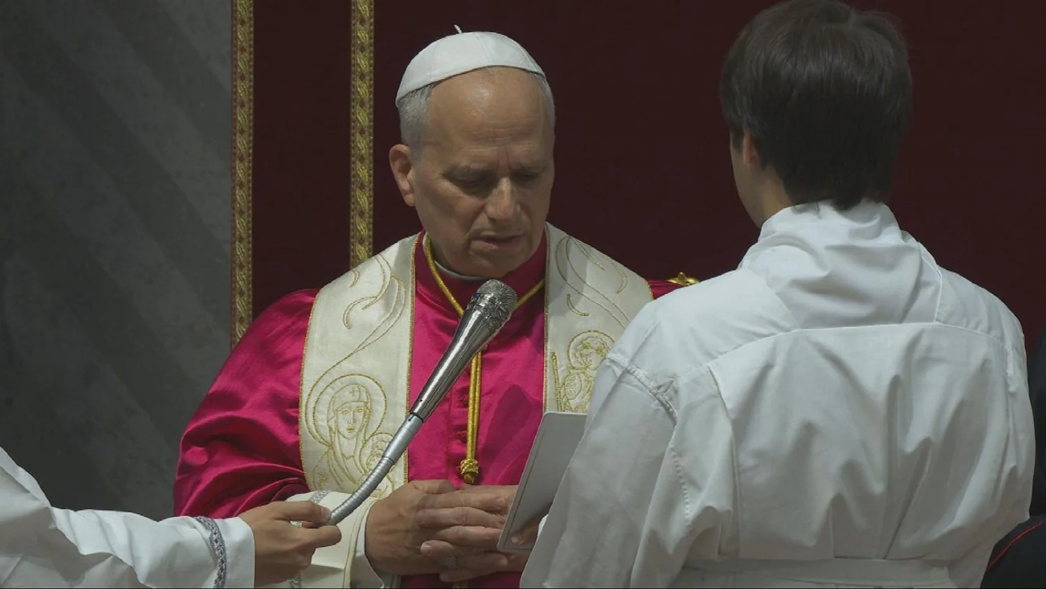 Papa Leoa XIV na Basílica de São Pedro: “Rialcemos das macas, a oração convoca à ação e à paz”