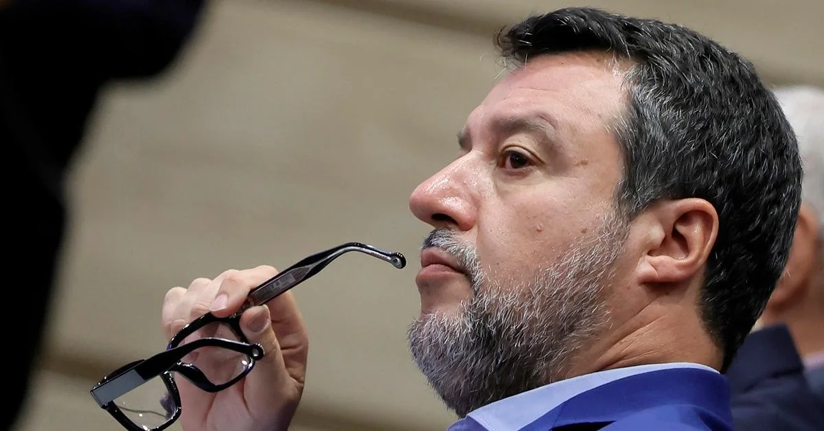 Patriotas de Salvini em Milão: patriotismo de fachada e subserviência ao imperialismo dos EUA
