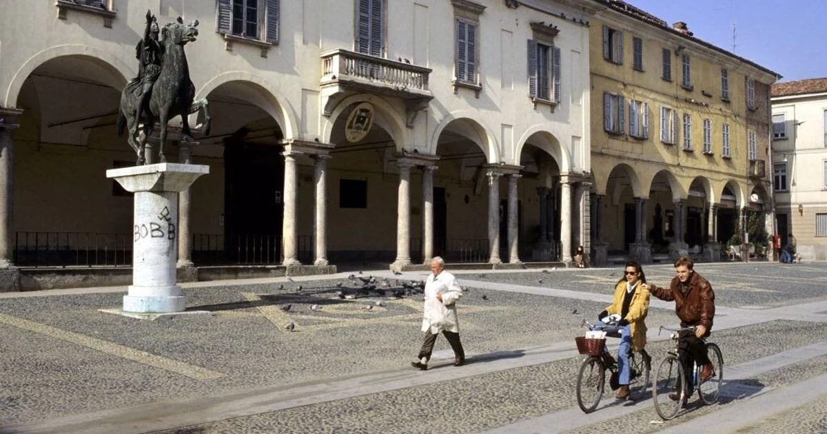Pavia: 25 anos, Gabriele Vaccaro morto com chave de fenda em estacionamento Cattaneo; três jovens detidos