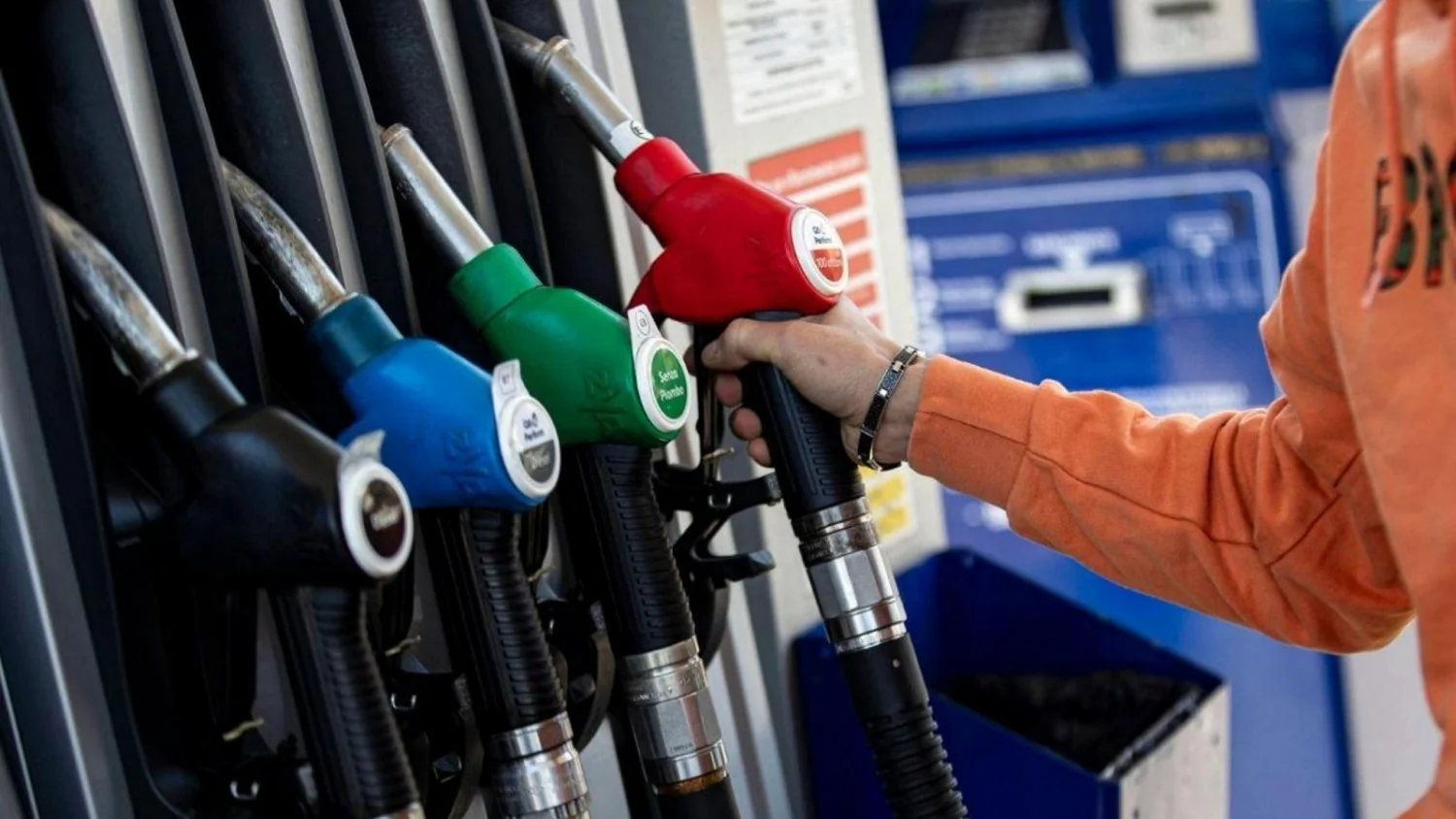 Preços dos combustíveis sobem nas estradas e autoestradas; diesel fica mais caro em todas as regiões