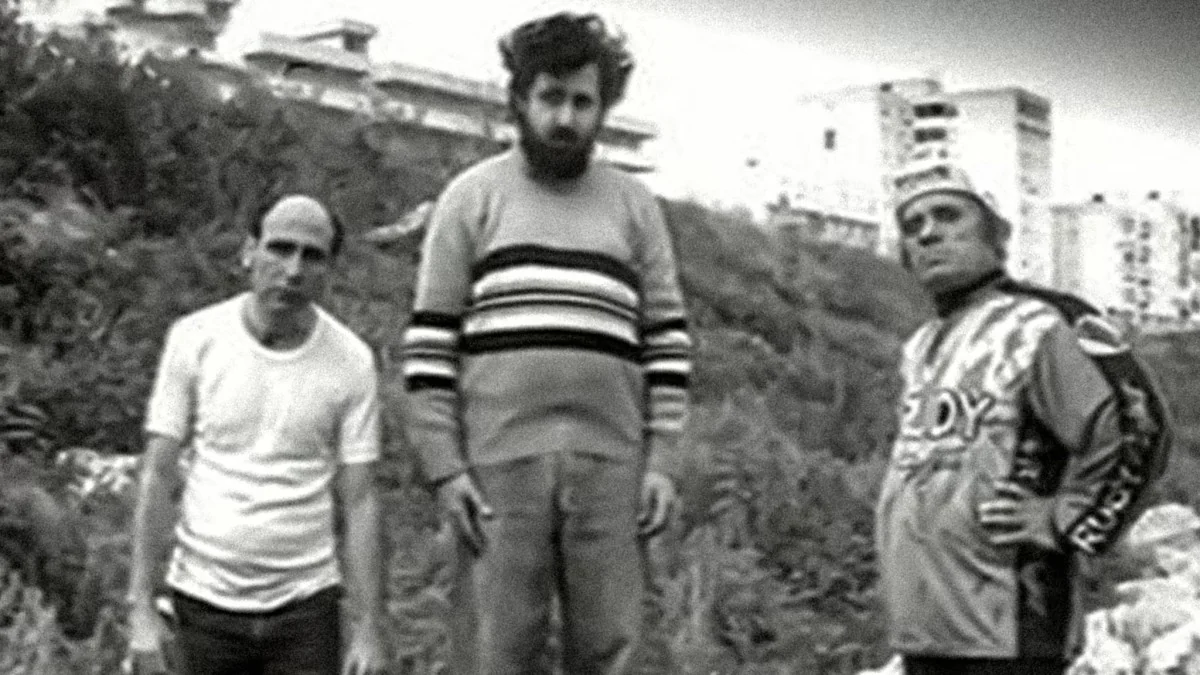 Quando os processos midiáticos transformam o sofrimento em espetáculo: o que 'Cinico TV' nos lembrava