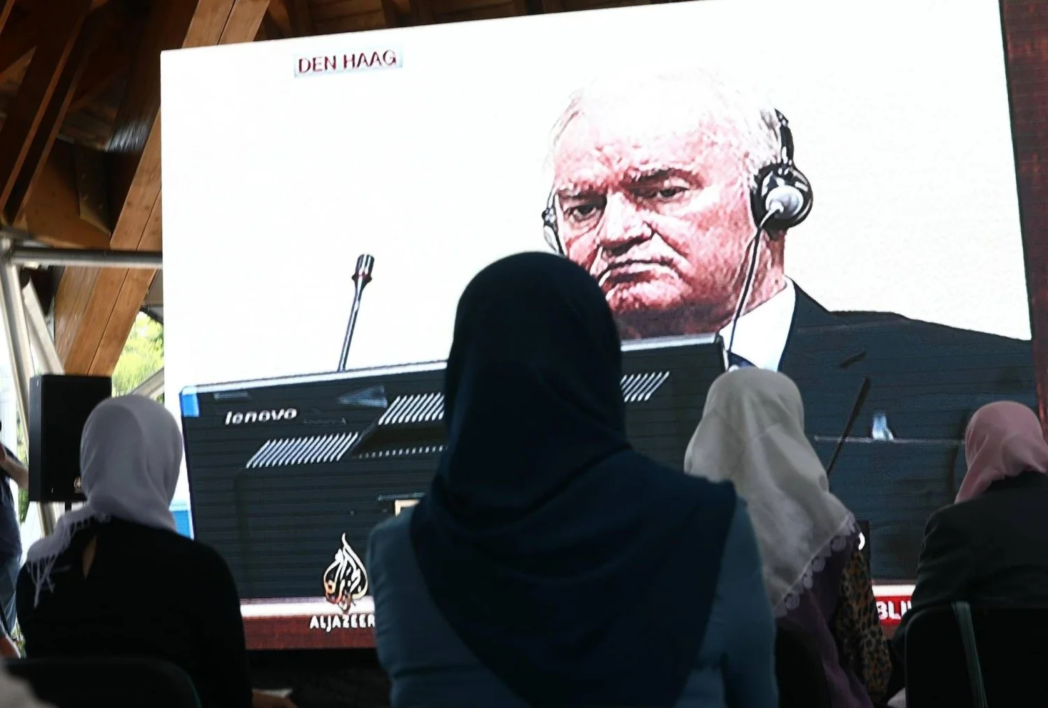 Ratko Mladic sofre ictus na prisão da Haia; condições são descritas como muito graves