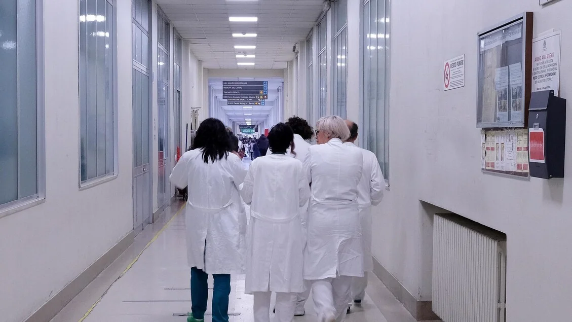 Reforma da saúde na Itália provoca acusações: 'destrói a profissão do médico de família', alerta Fimmg