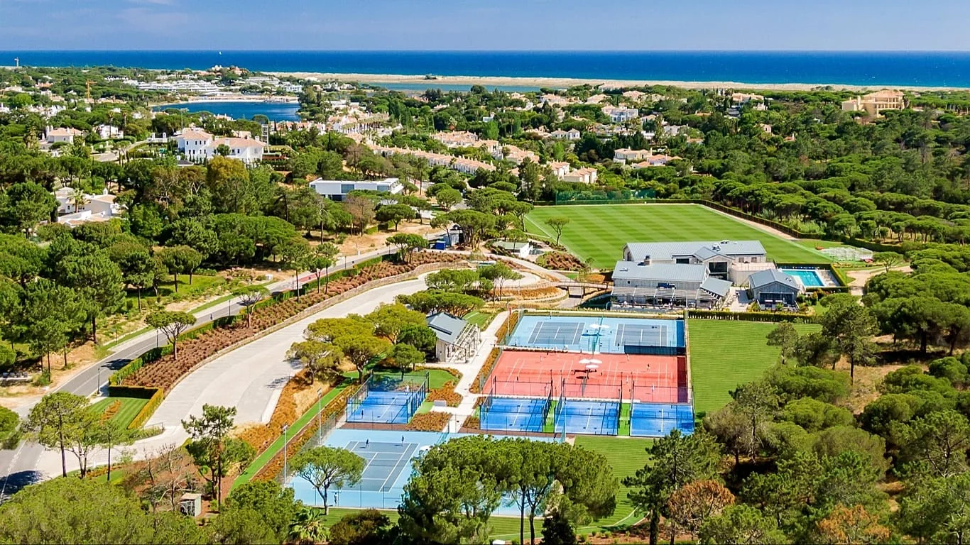 Férias que treinam o corpo e a alma: como os resorts desportivos reinventam as escapadelas na Europa