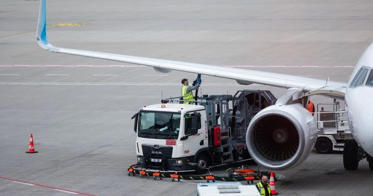 Restrição de combustível em aeroportos italianos expõe fragilidades da cadeia logística europeia