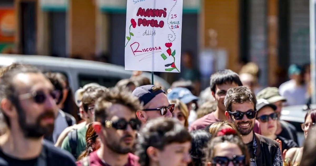 Roma: 21 anos detido por disparos no cortejo do 25 de abril; duas vítimas da ANPI atingidas por piombini