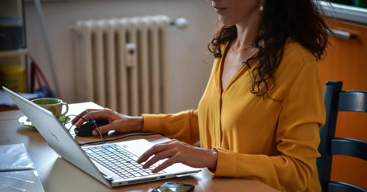 Smart working: patrões que não entregarem a informativa de segurança podem ser presos e multados em até €7.500