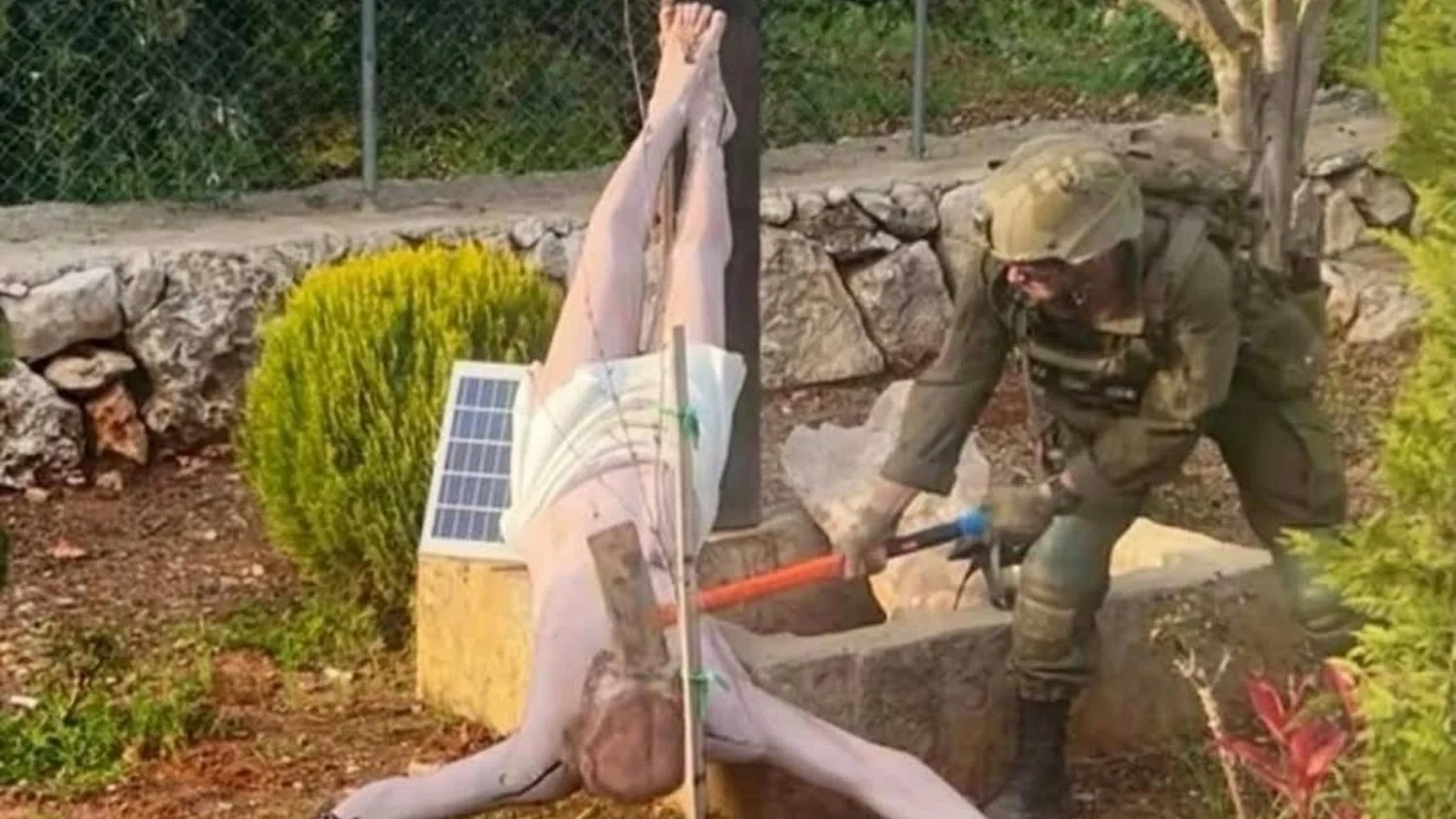 Soldado das IDF destrói estátua de Jesus no sul do Líbano; Exército promete medidas