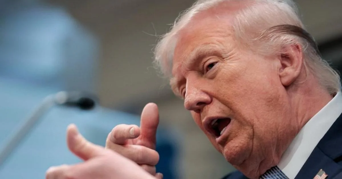 TACOpolitics: por que Trump recua sempre — o tabuleiro da retirada e suas consequências