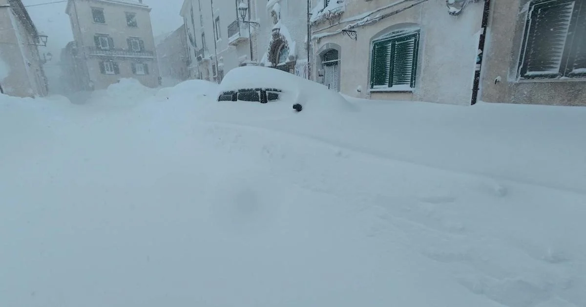 Tempestade Erminio: allerta rossa em Abruzzo e Molise com evacuações em Termoli