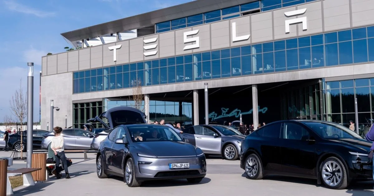Na Gigafactory de Grünheide, a doença vira suspeita: menos faltas, mais vigilância e salários retidos na Tesla