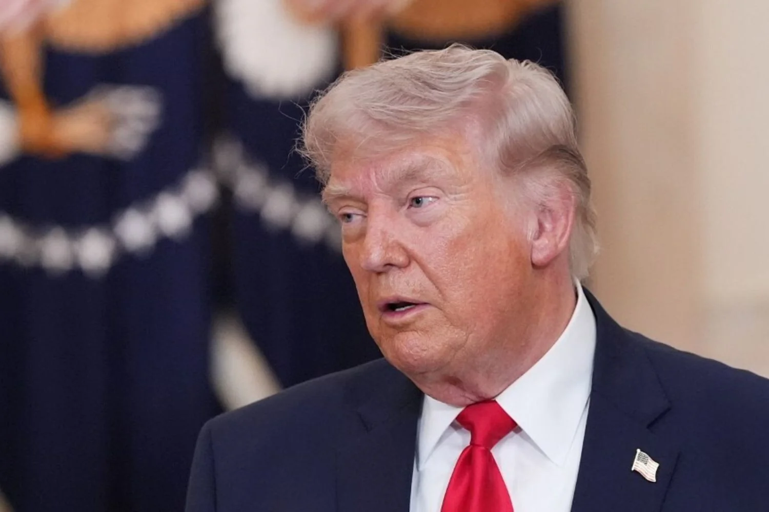 Trump dá 48 horas a Teerã; Irã rejeita ultimato enquanto abates militares aumentam tensão