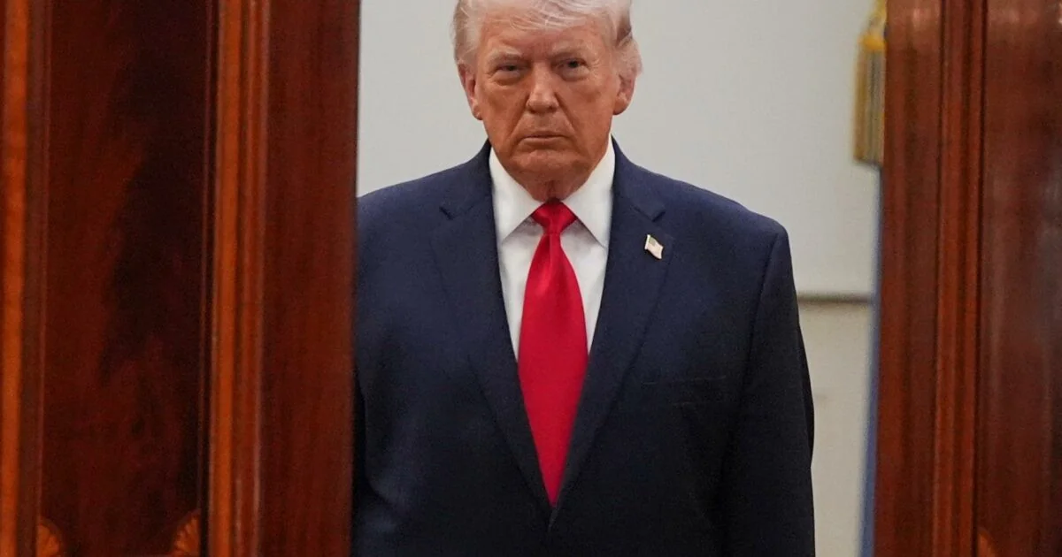 Trump alterna insultos e oferta de ‘acordo’ ao Irã e admite envio de armas à oposição