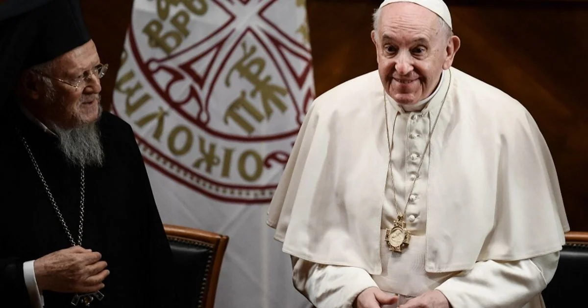 Um ano sem Papa Francisco: o pontificado contracorrente e seu legado estratégico