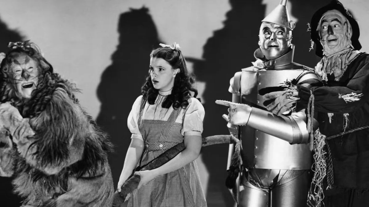 Valerie Lee, uma das últimas Munchkins de O Mago de Oz, morre aos 94 anos