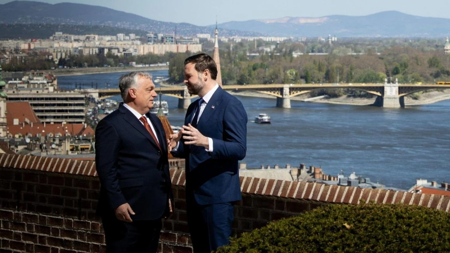 Vance em Budapeste: apoio público a Orbán e recado a Bruxelas em plena tensão Ucrânia-Rússia