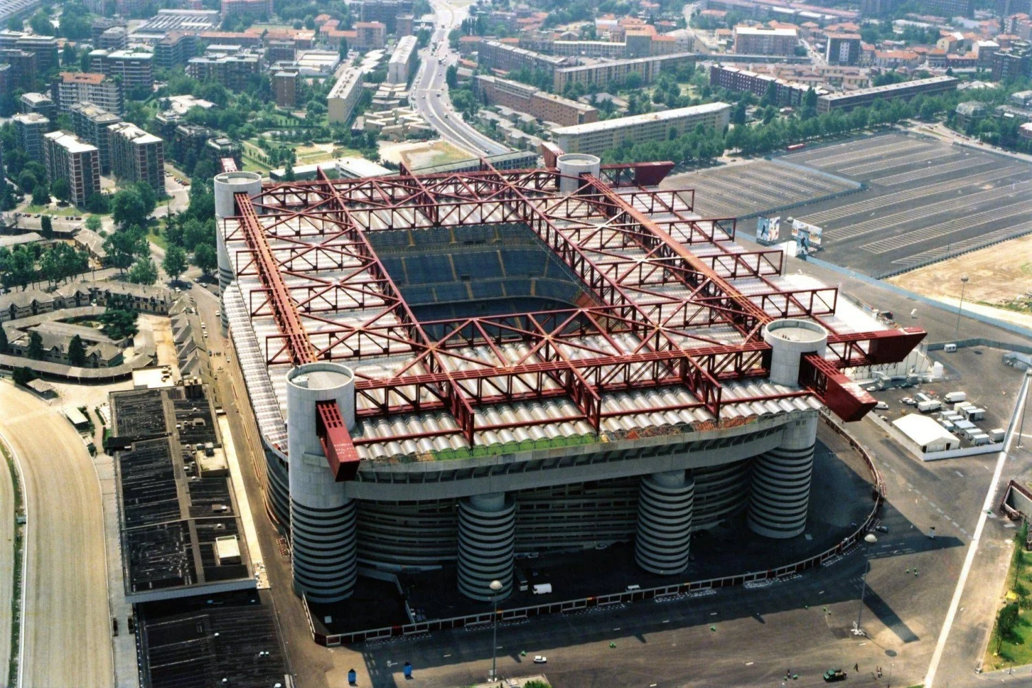 Venda do San Siro: nove investigados por suposta turbativa de licitação que beneficiou Inter e Milan