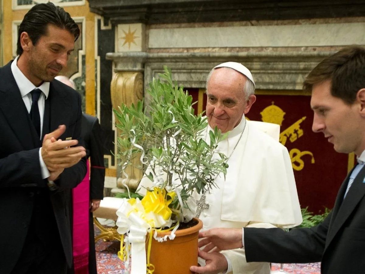We Play For Peace celebra o legado de Papa Francesco e renova missão pela paz através do futebol