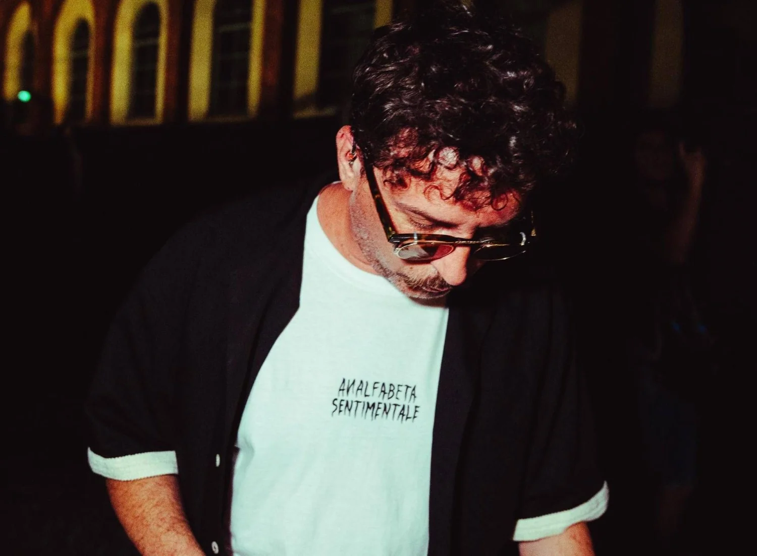 Willie Peyote anuncia o Club Tour 2026 e apresenta o novo single ‘Burrasca’