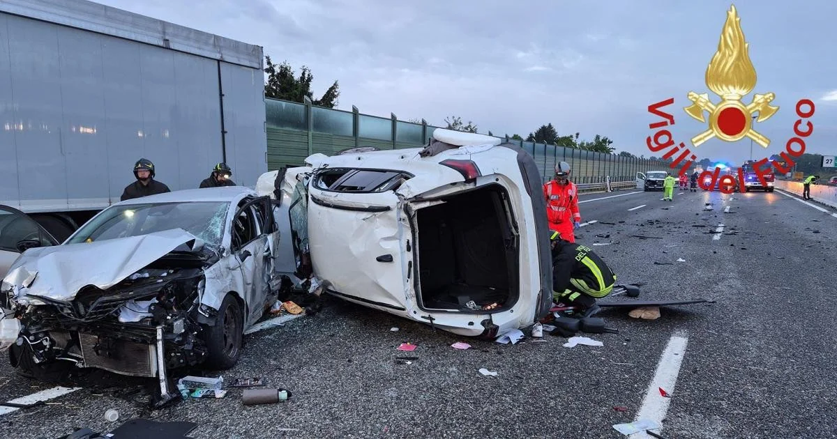 Acidente na A9 no Comasco: colisão múltipla deixa vários feridos e mulher grávida resgatada