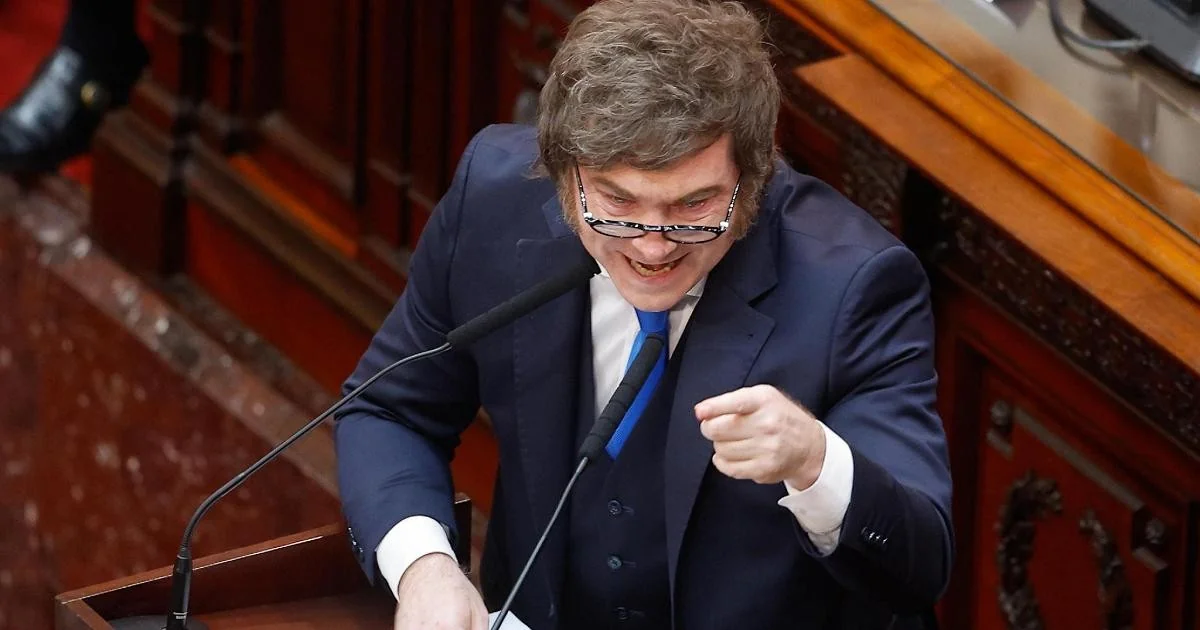 Escândalo abala governo de Milei: chefe de gabinete Manuel Adorni investigado por gastos e viagens de luxo com verbas públicas