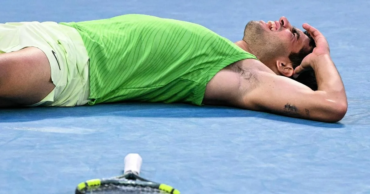 Alcaraz desiste de Queen’s e Wimbledon por lesão no punho: opção pela recuperação a longo prazo
