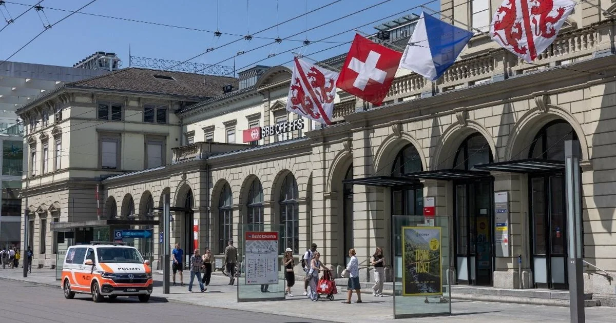 Ataque na estação de Winterthur: homem detido após esfaquear três pessoas e gritar 'Allah Akhbar'