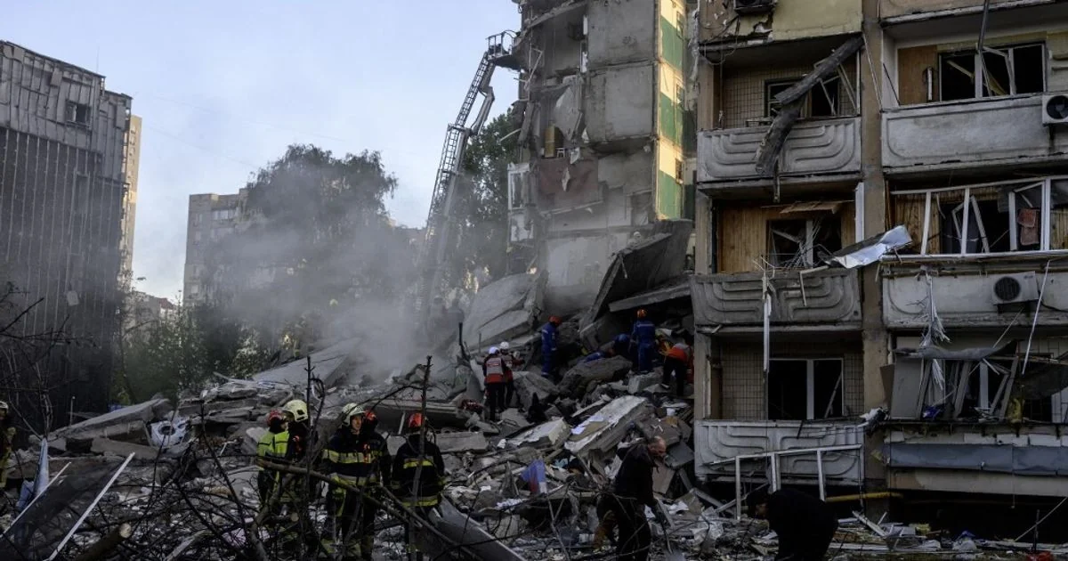 Massivo ataque russo a Kiev com uso do míssil Oreshnik causa mortos e amplia tensão