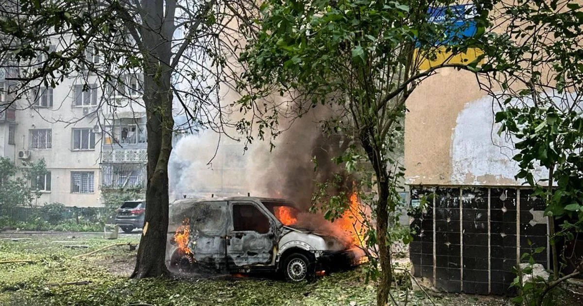 Novo ataque russo a Kiev durante cúpula Xi-Trump: 1 morto, 31 feridos e escalada na tática dos drones