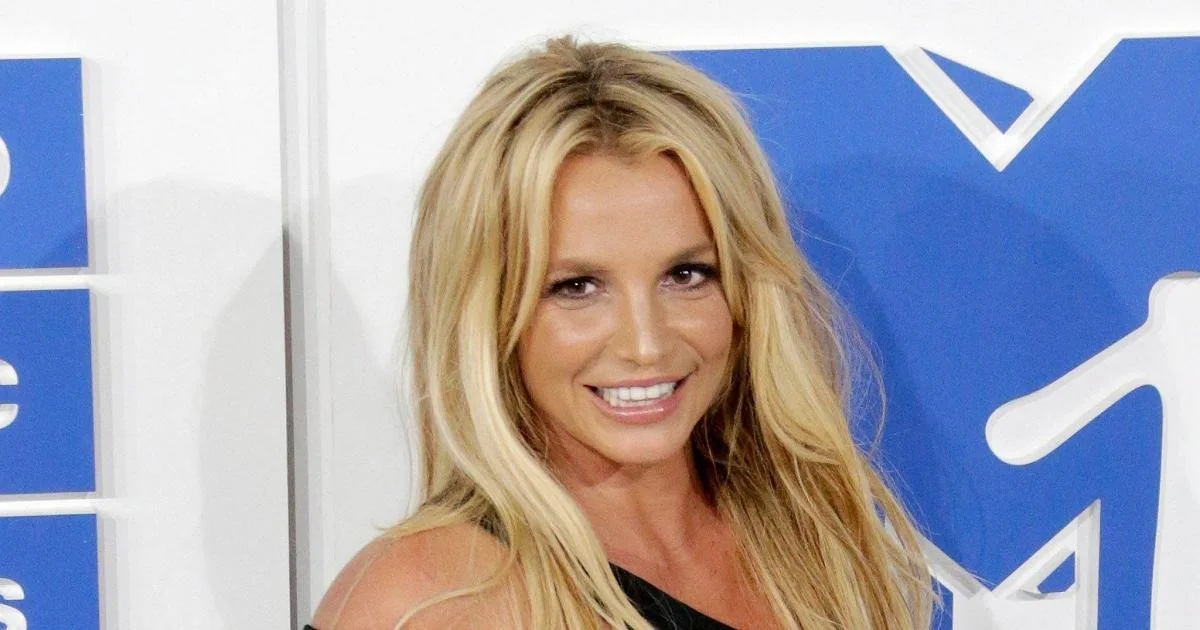 Britney Spears é formalmente acusada por dirigir sob influência; audiência em Ventura marcada