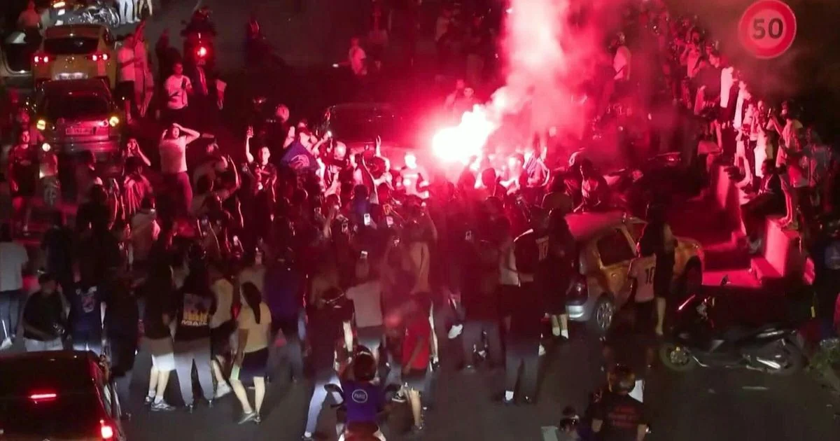 Caos em Paris após título do PSG: 1 morto, 780 detidos e 219 feridos em noite de confrontos