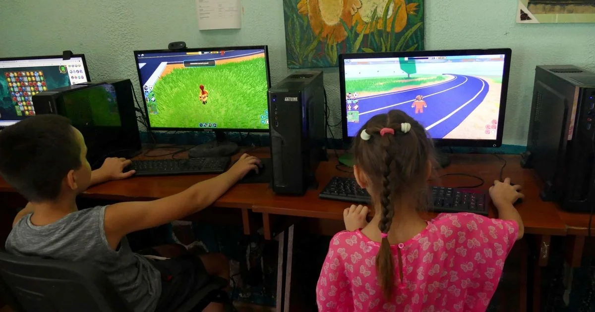 Pesquisa Censis: 3 em 4 pais acompanham os filhos, mas 2 em 3 resolvem os problemas por eles