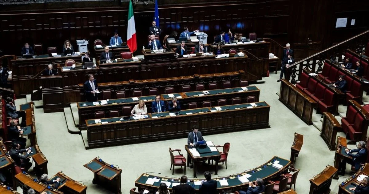 Centrodireita acelera reforma da lei eleitoral: texto em comissão e votação prevista para 26 de junho