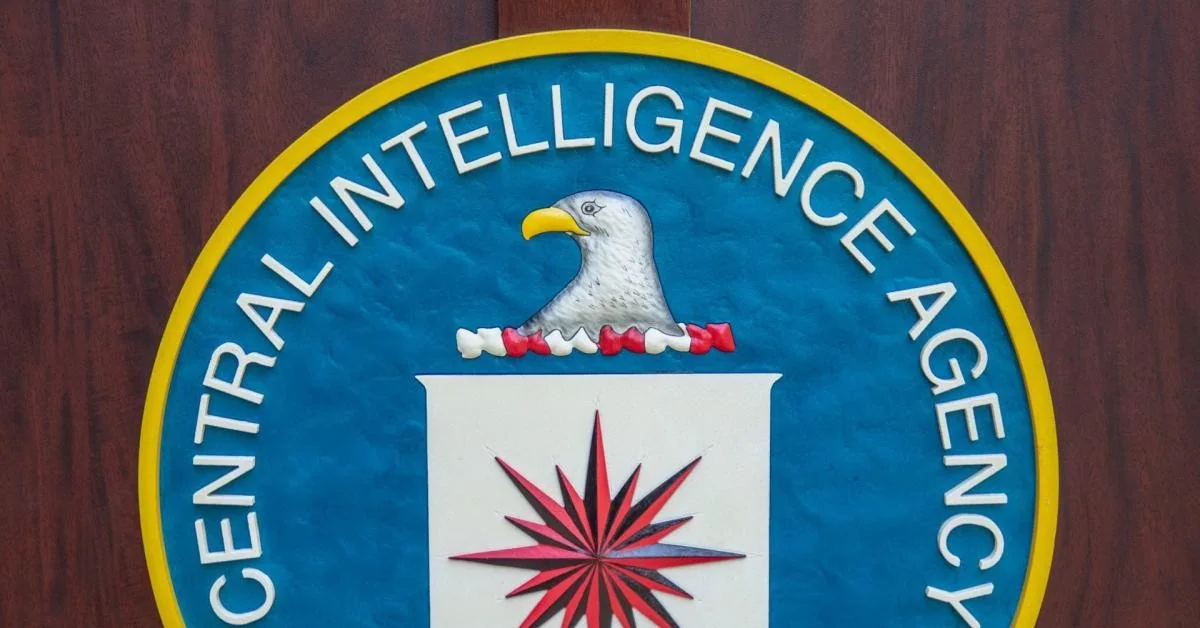 Relatório da CIA contradiz Trump: Irã pode sustentar bloqueio do Estreito de Hormuz por 3-4 meses e mantém grande parte de seu arsenal