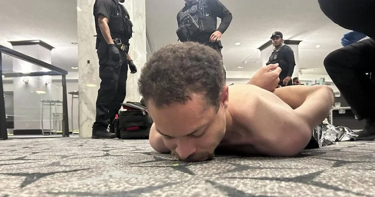 Suspeito do ataque a Trump, Cole Allen, se declara não culpado dos quatro crimes federais