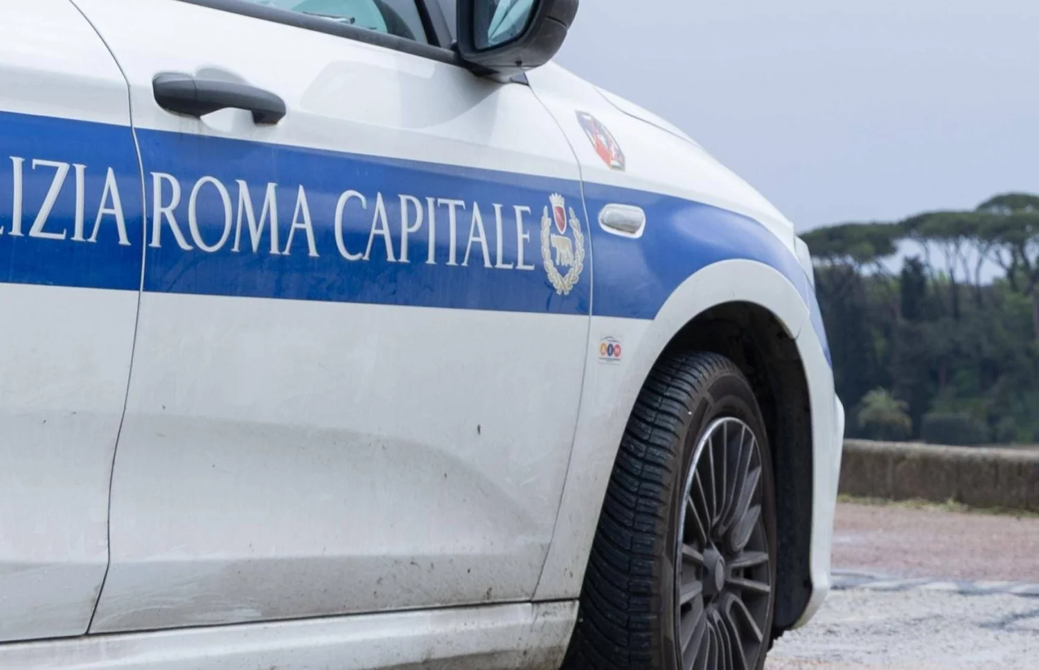 Colisão entre motos em Roma mata dois rapazes de 22 anos na interseção de Marconi