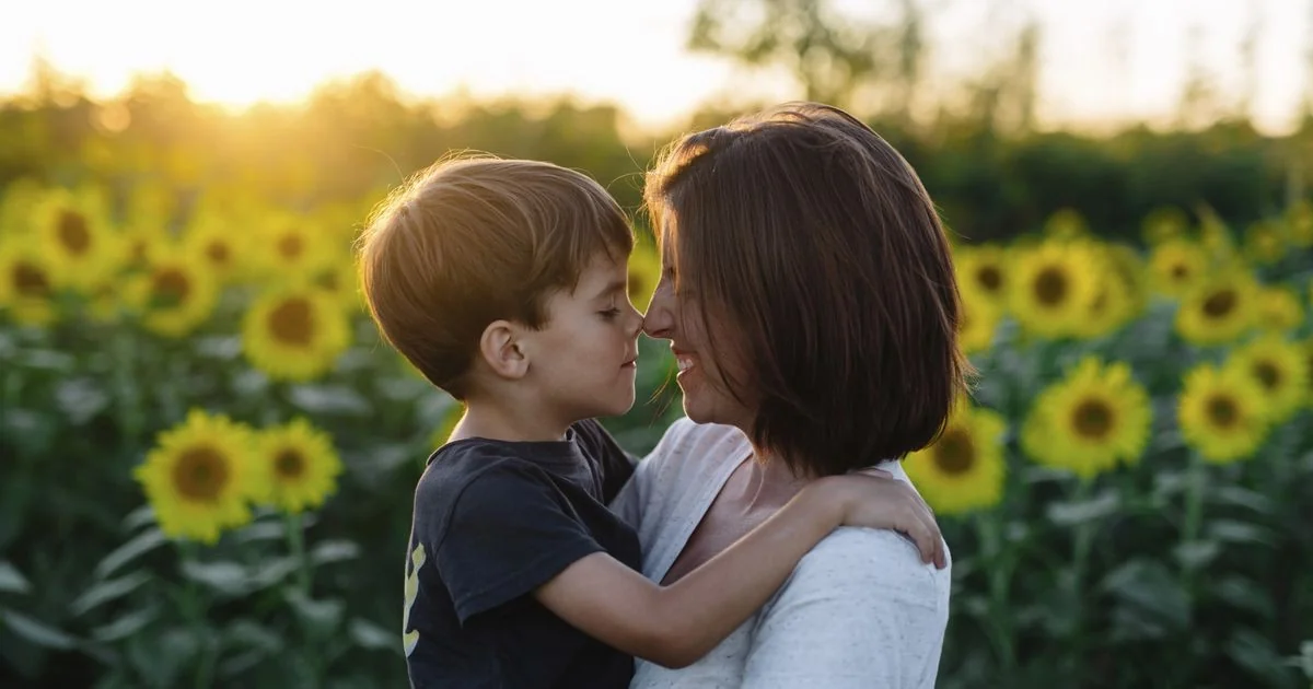 Congedo de maternidade e paternidade na Itália: avanços, limites e comparação europeia para a Festa della Mamma