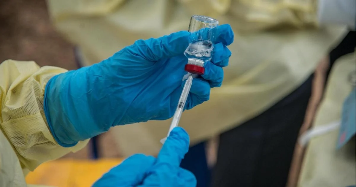 Ebola: EUA adotam testes a viajantes e restringem vistos enquanto surto segue, diz Trump