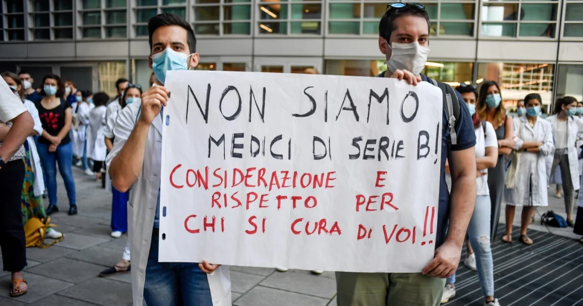 Especializandos denunciam rotina de 70 horas semanais em Siena: falta de formação e sinais de exploração