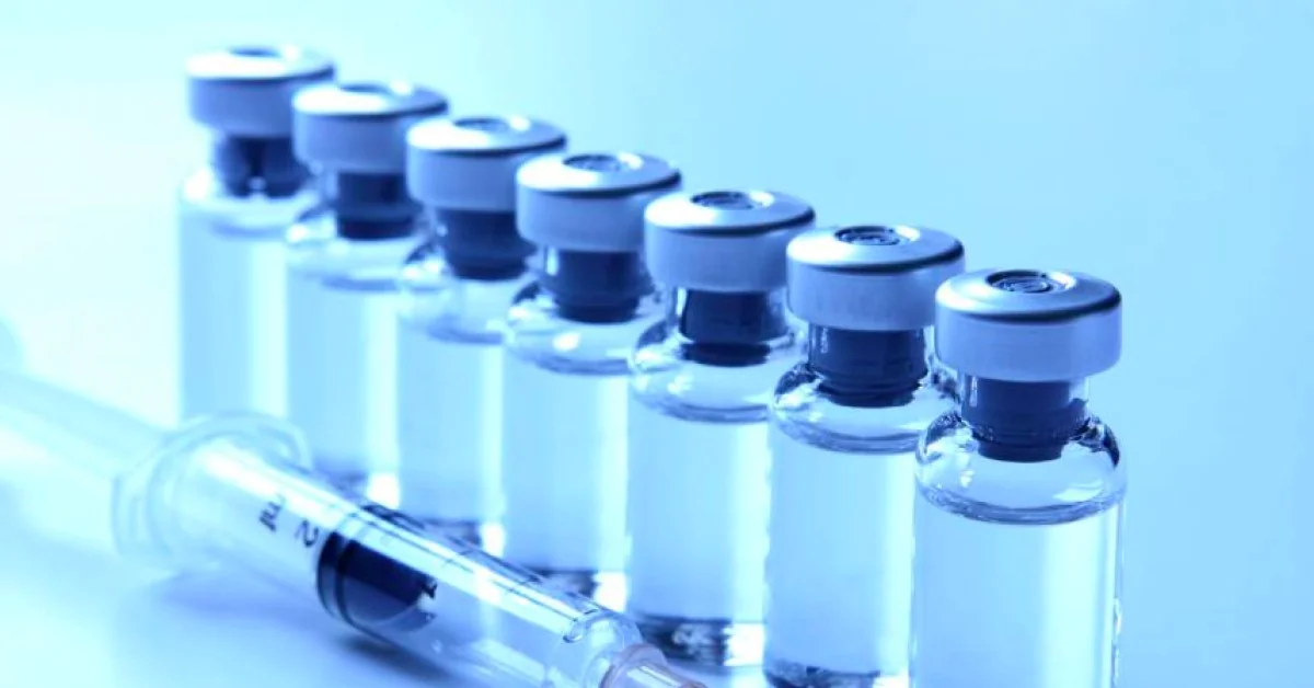 FDA suspende publicação de estudos sobre vacinas Covid e Herpes Zoster; efeitos adversos foram considerados “irrrelevantes”