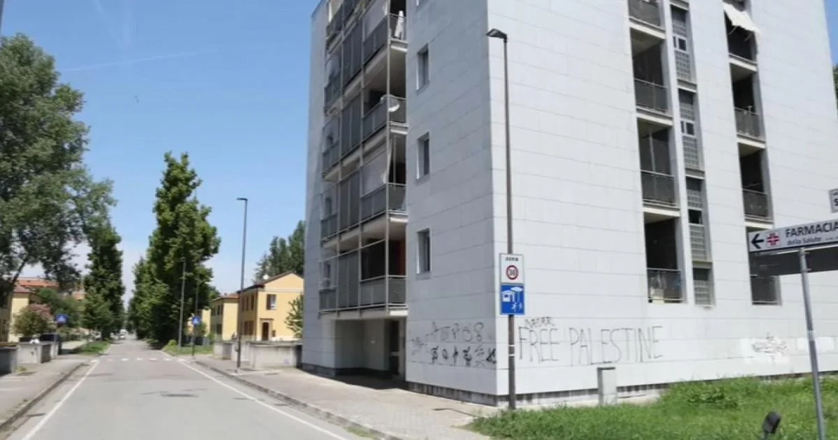 Feminicídio em Ferrara: mulher de 50 anos é encontrada morta, marido de 52 anos preso