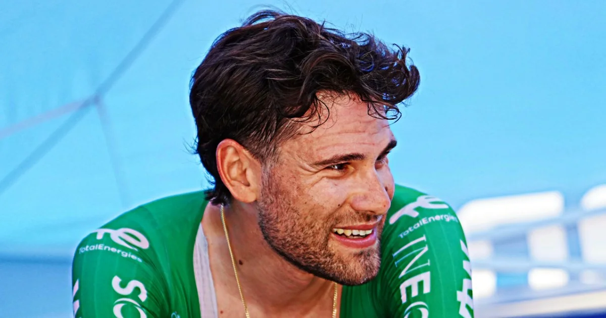 Filippo Ganna domina a cronometro do Giro e devolve ao país a festa; Eulalio segura a maglia rosa, Vingegaard a 27"