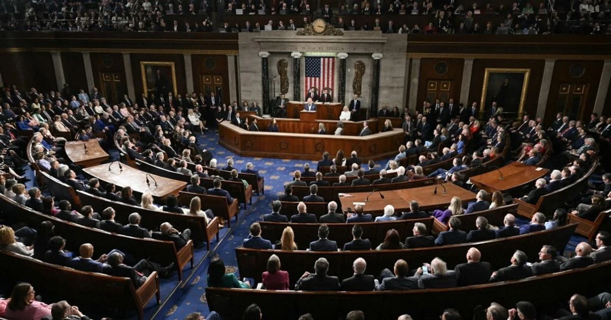 Alerta de gerontocracia no Congresso dos EUA: aumento de mortes e debate sobre idade e capacidade