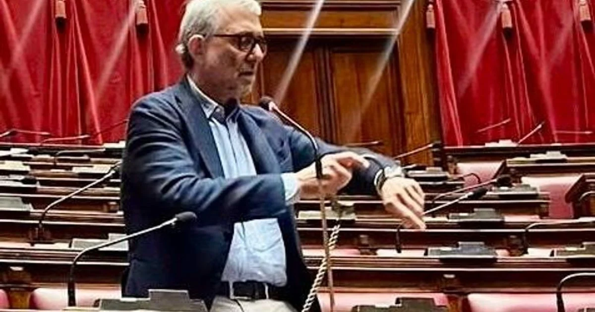 Giachetti se algema na Câmara para exigir desbloqueio da Comissão de Vigilância Rai; centro-direita garante número legal